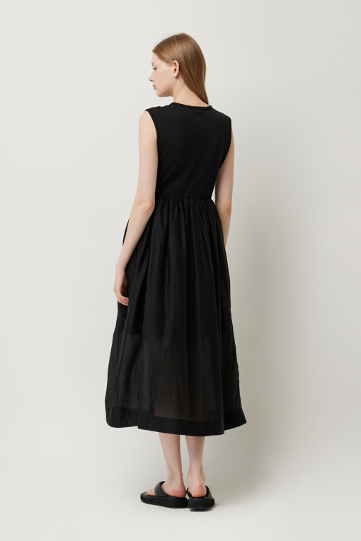 https://img.benettonmall.com/PARTS/KS/25F/SAOPE2541BK_MB_D2.jpg