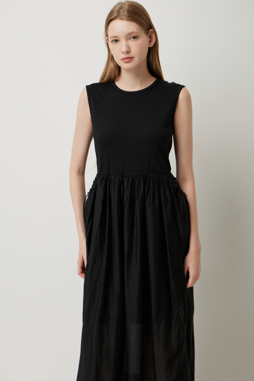 https://img.benettonmall.com/PARTS/KS/25F/SAOPE2541BK_MB_D3.jpg