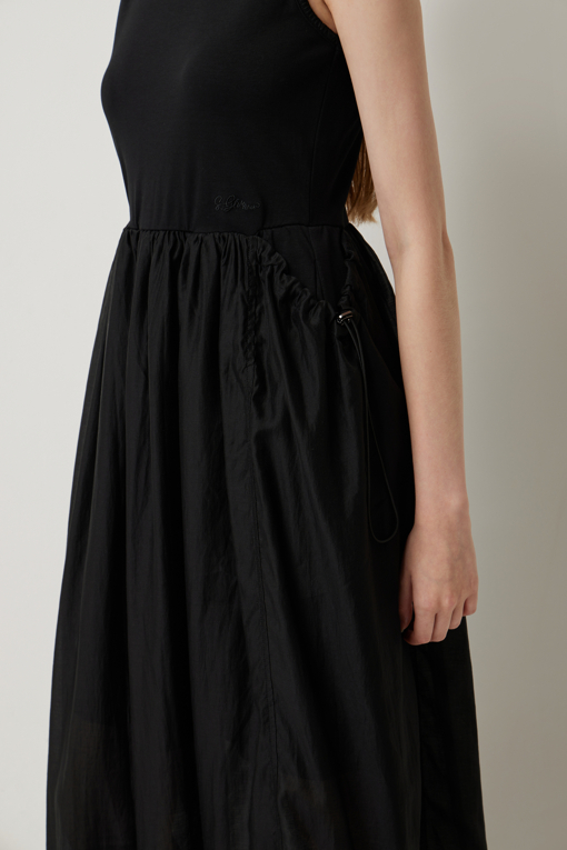 https://img.benettonmall.com/PARTS/KS/25F/SAOPE2541BK_MB_D4.jpg