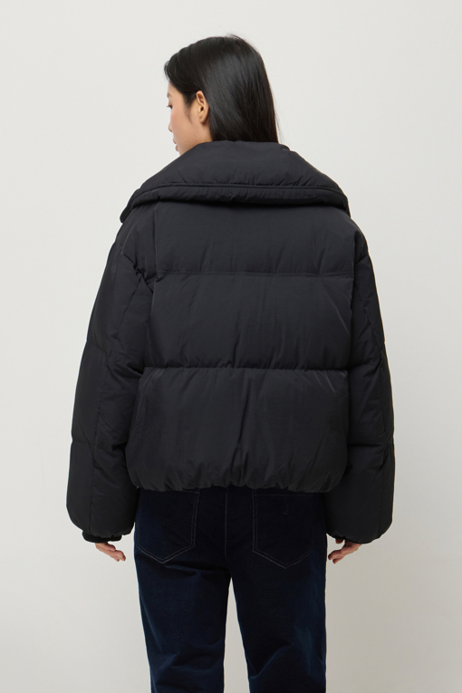 https://img.benettonmall.com/PARTS/KS/25F/SAPDE1561BK_MB_D2.jpg
