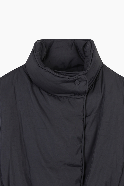 https://img.benettonmall.com/PARTS/KS/25F/SAPDE2561BK_MB_D2.jpg