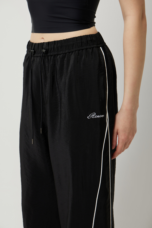 https://img.benettonmall.com/PARTS/KS/25F/SAPT01541BK_MB_D3.jpg