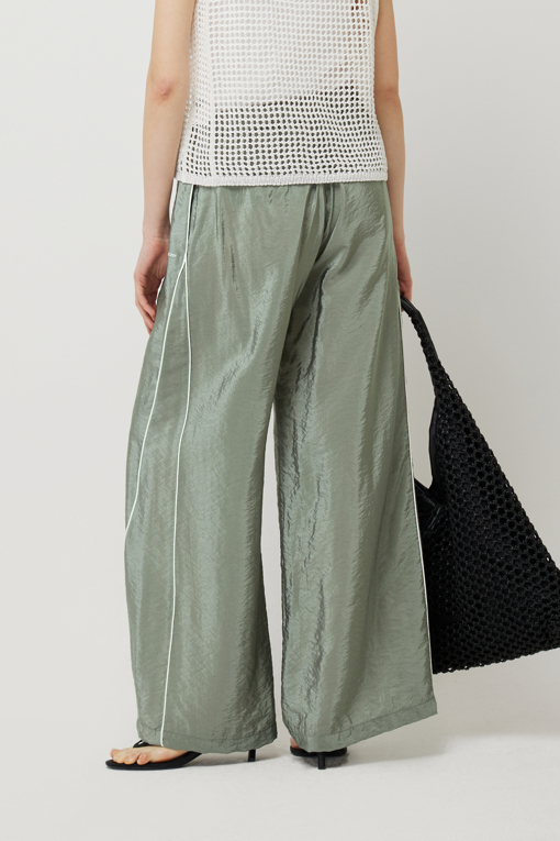 https://img.benettonmall.com/PARTS/KS/25F/SAPT01541KA_MB_D2.jpg