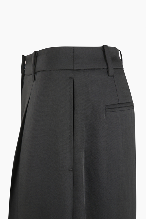 https://img.benettonmall.com/PARTS/KS/25F/SAPT02541BK_MB_D2.jpg