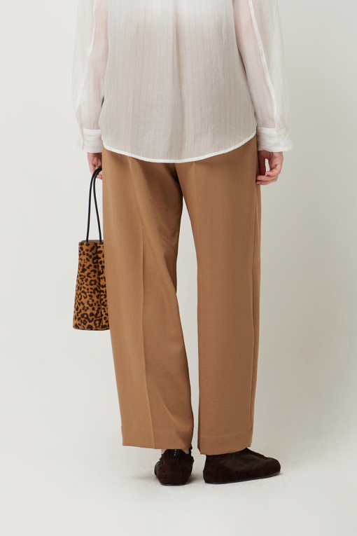 https://img.benettonmall.com/PARTS/KS/25F/SAPT02541BR_MB_D2.jpg