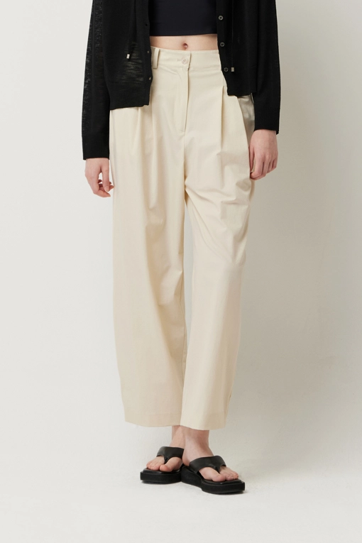 https://img.benettonmall.com/PARTS/KS/25F/SAPT03541BE_MB.jpg