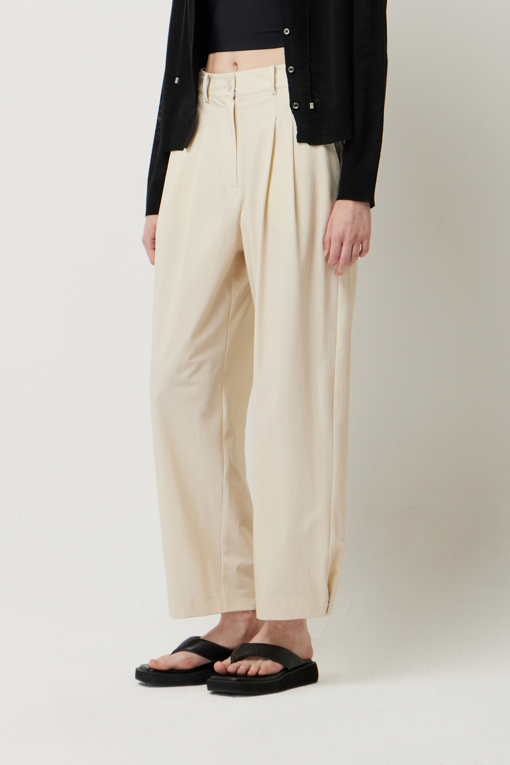 https://img.benettonmall.com/PARTS/KS/25F/SAPT03541BE_MB_D1.jpg