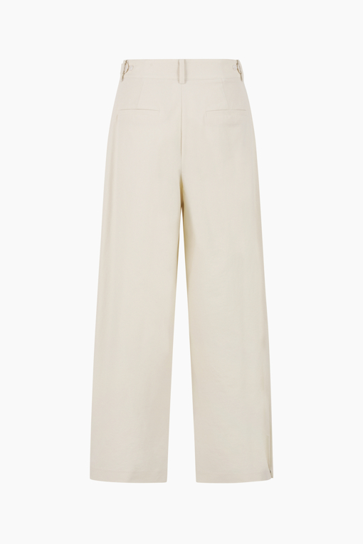 https://img.benettonmall.com/PARTS/KS/25F/SAPT03541BE_MB_D11.jpg