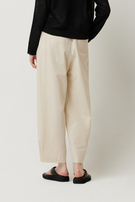 https://img.benettonmall.com/PARTS/KS/25F/SAPT03541BE_MB_D2.jpg