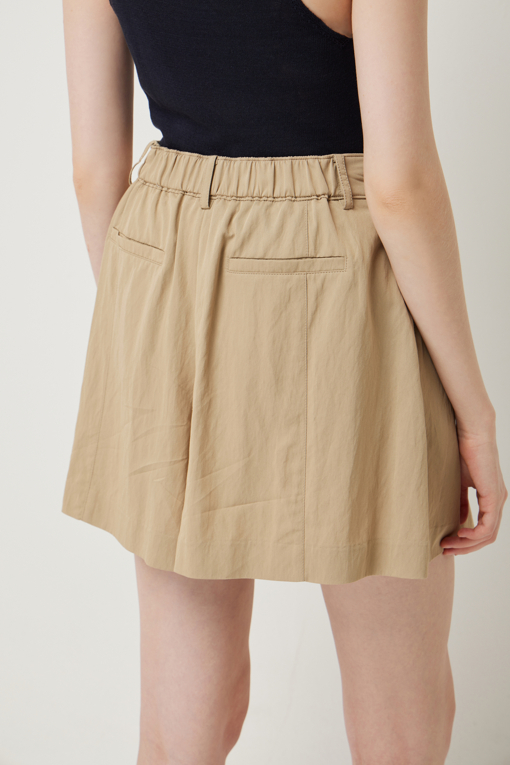 https://img.benettonmall.com/PARTS/KS/25F/SAPT05541BG_MB_D4.jpg