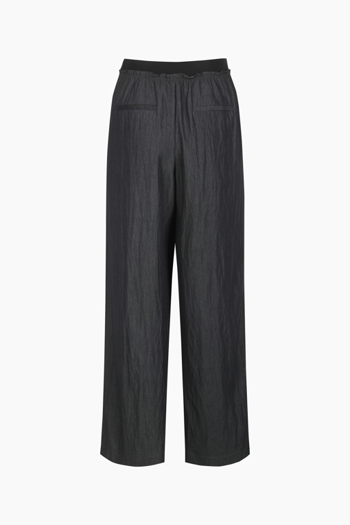 https://img.benettonmall.com/PARTS/KS/25F/SAPT06541BK_MB_D1.jpg