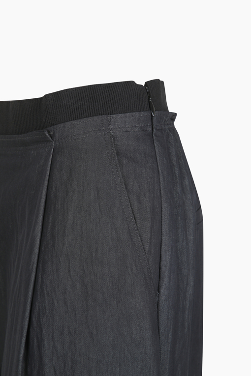 https://img.benettonmall.com/PARTS/KS/25F/SAPT06541BK_MB_D2.jpg