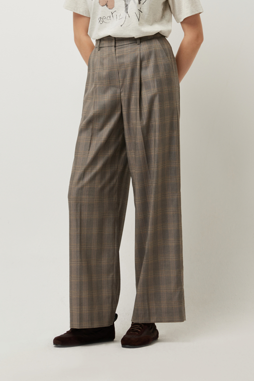 https://img.benettonmall.com/PARTS/KS/25F/SAPT07541BR_MB_D1.jpg