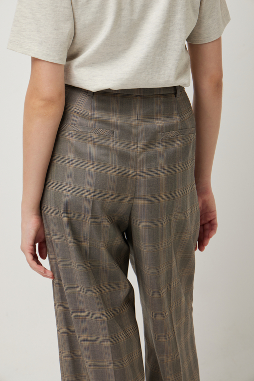 https://img.benettonmall.com/PARTS/KS/25F/SAPT07541BR_MB_D4.jpg