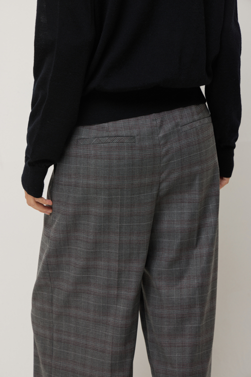 https://img.benettonmall.com/PARTS/KS/25F/SAPT07541GR_MB_D4.jpg