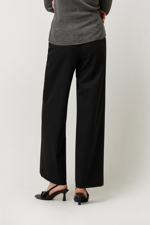 https://img.benettonmall.com/PARTS/KS/25F/SAPT08541BK_MB_D2.jpg