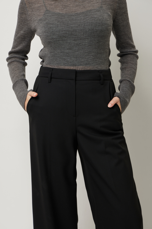 https://img.benettonmall.com/PARTS/KS/25F/SAPT08541BK_MB_D3.jpg