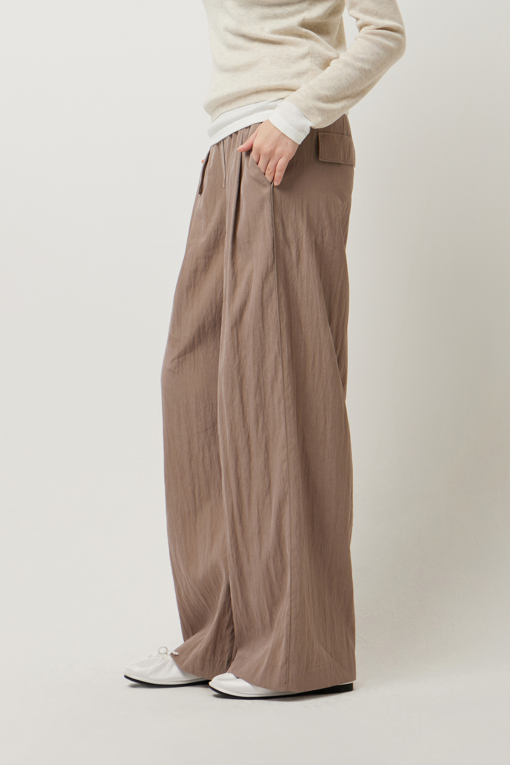 https://img.benettonmall.com/PARTS/KS/25F/SAPT10541BG_MB_D1.jpg