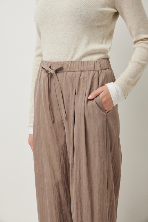https://img.benettonmall.com/PARTS/KS/25F/SAPT10541BG_MB_D3.jpg