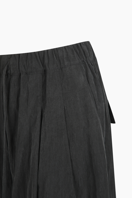 https://img.benettonmall.com/PARTS/KS/25F/SAPT10541BK_MB_D2.jpg