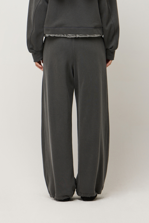 https://img.benettonmall.com/PARTS/KS/25F/SAPT35561DG_MB_D2.jpg