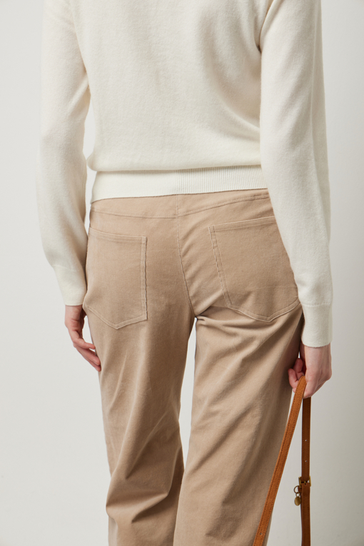 https://img.benettonmall.com/PARTS/KS/25F/SAPT50561BG_MB_D4.jpg