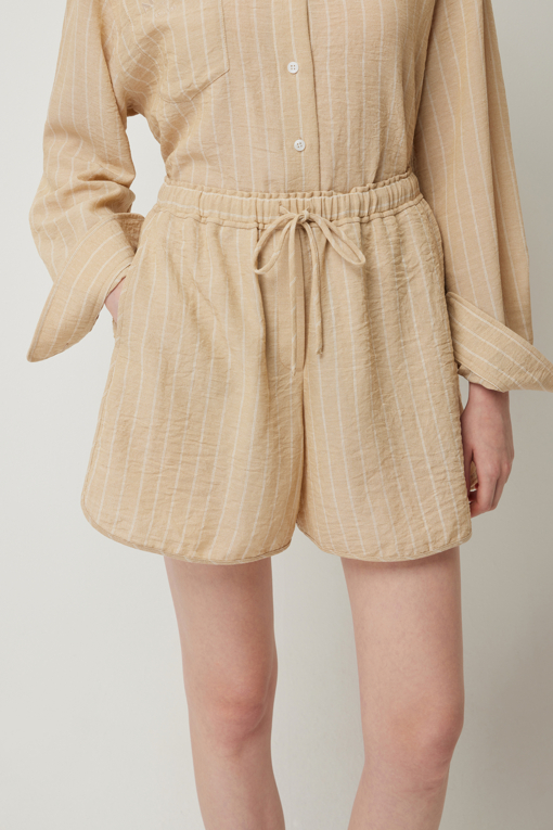 https://img.benettonmall.com/PARTS/KS/25F/SAPTE1541BG_MB_D3.jpg