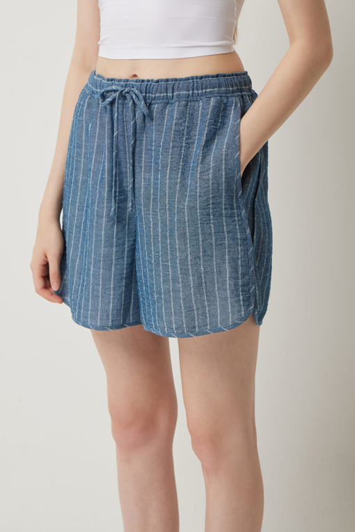 https://img.benettonmall.com/PARTS/KS/25F/SAPTE1541BL_MB_D3.jpg
