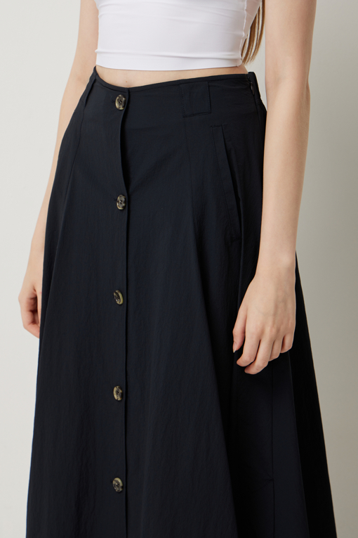 https://img.benettonmall.com/PARTS/KS/25F/SASK01541DN_MB_D3.jpg