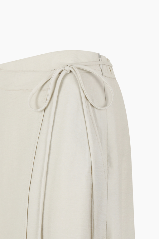 https://img.benettonmall.com/PARTS/KS/25F/SASK03541BE_MB_D12.jpg