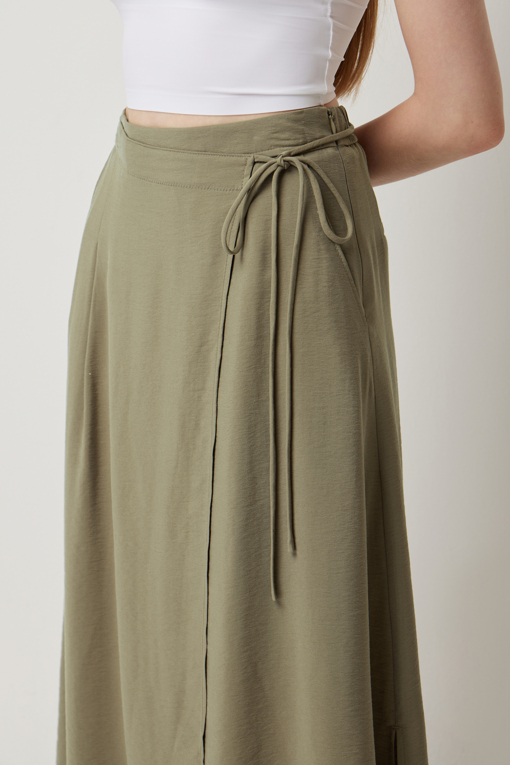 https://img.benettonmall.com/PARTS/KS/25F/SASK03541KA_MB_D3.jpg