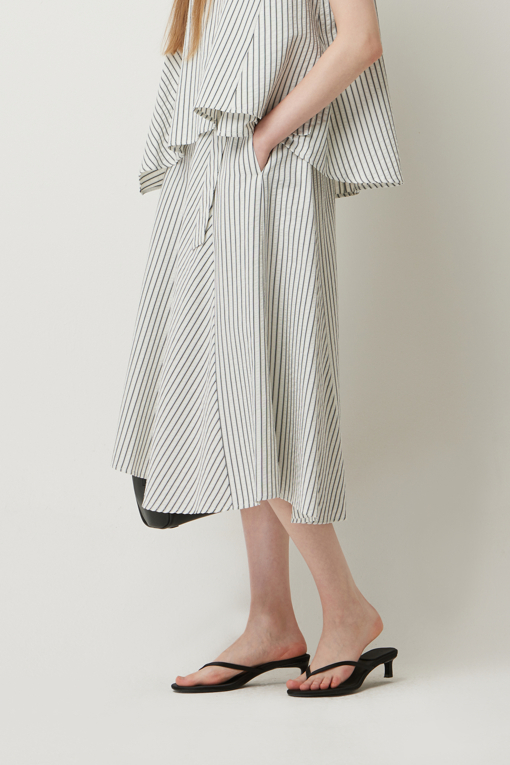 https://img.benettonmall.com/PARTS/KS/25F/SASK04541WH_MB_D1.jpg