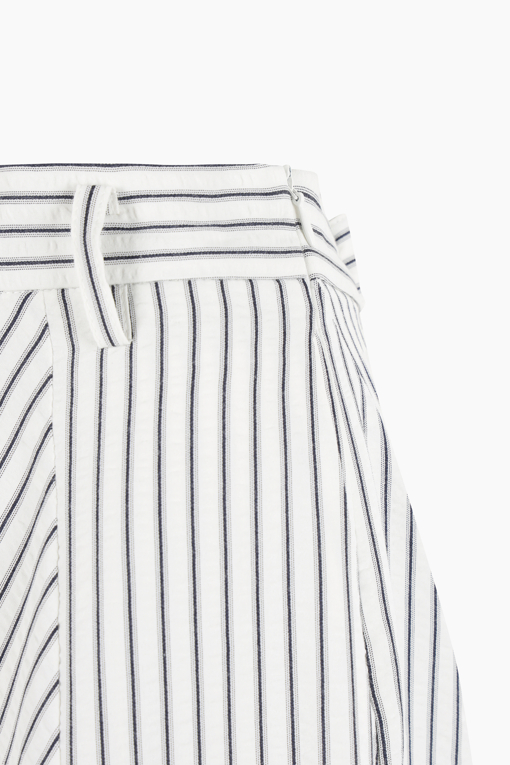 https://img.benettonmall.com/PARTS/KS/25F/SASK04541WH_MB_D12.jpg