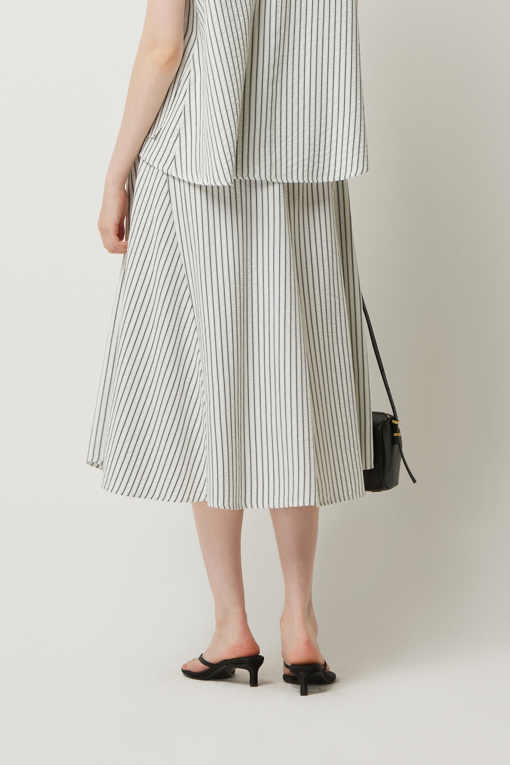 https://img.benettonmall.com/PARTS/KS/25F/SASK04541WH_MB_D2.jpg