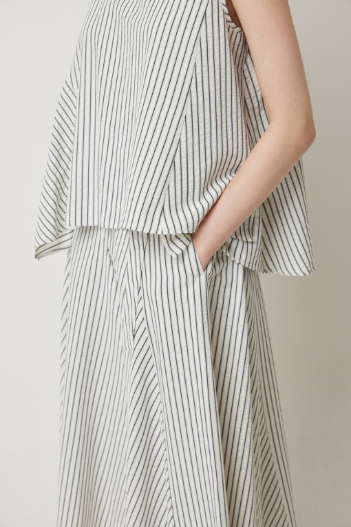 https://img.benettonmall.com/PARTS/KS/25F/SASK04541WH_MB_D3.jpg