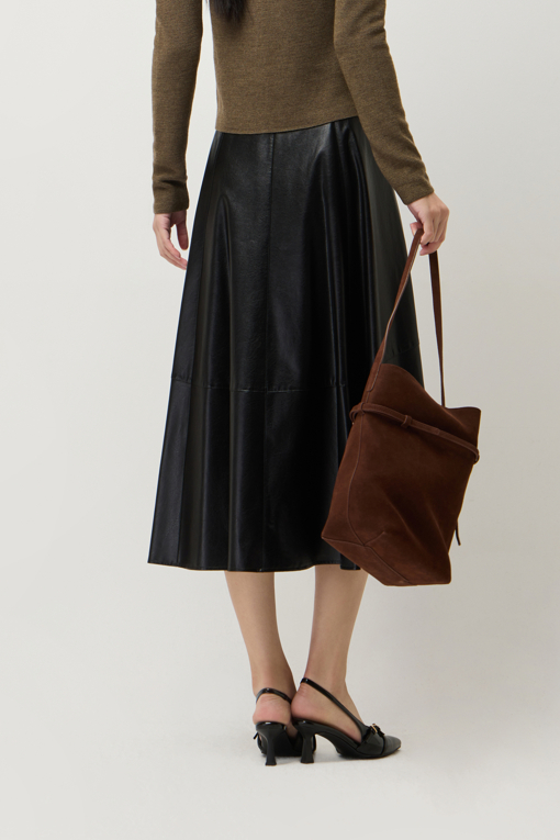 https://img.benettonmall.com/PARTS/KS/25F/SASK08541BK_MB_D2.jpg
