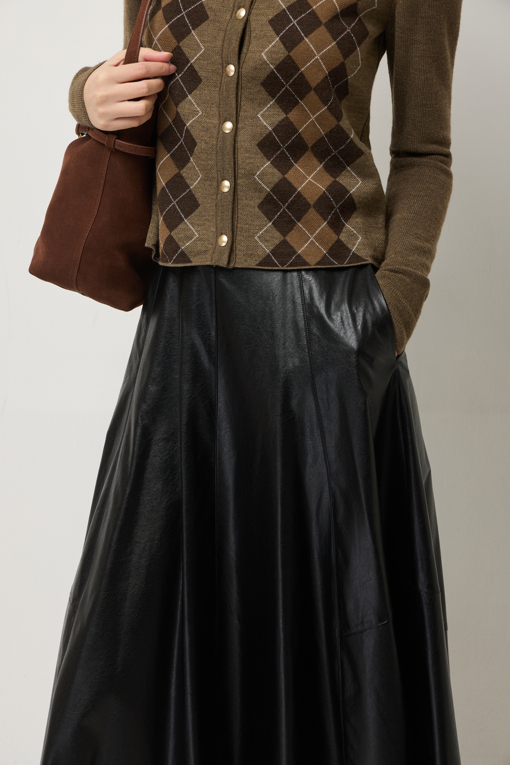 https://img.benettonmall.com/PARTS/KS/25F/SASK08541BK_MB_D3.jpg
