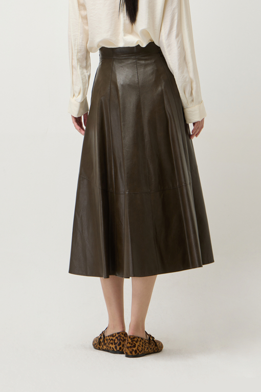 https://img.benettonmall.com/PARTS/KS/25F/SASK08541BR_MB_D2.jpg