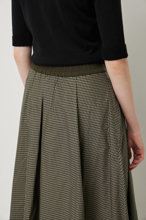 https://img.benettonmall.com/PARTS/KS/25F/SASK12541KA_MB_D4.jpg