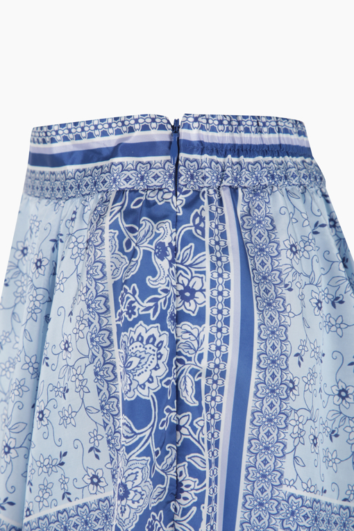 https://img.benettonmall.com/PARTS/KS/25F/SASK13541BL_MB_D3.jpg