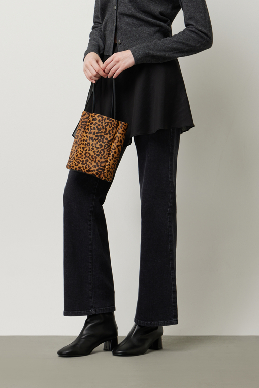 https://img.benettonmall.com/PARTS/KS/25F/SASK14541BK_MB_D1.jpg