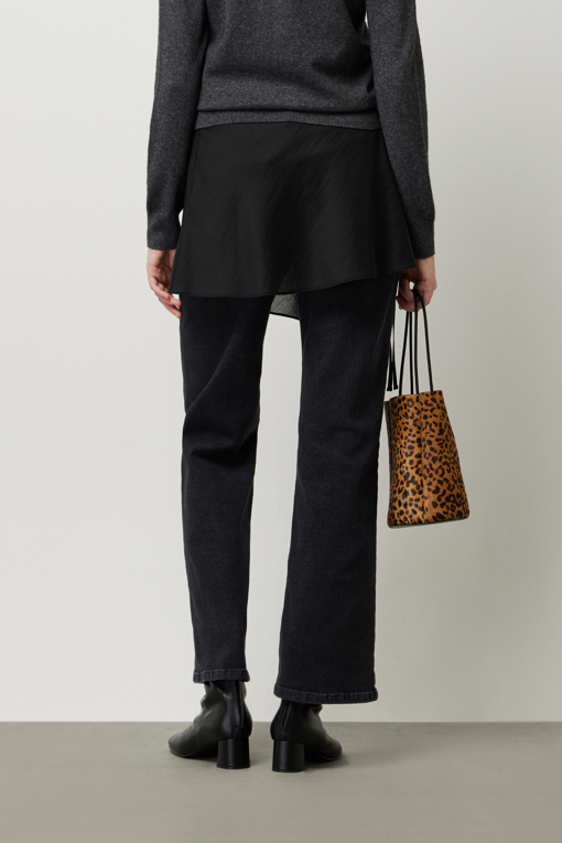 https://img.benettonmall.com/PARTS/KS/25F/SASK14541BK_MB_D2.jpg