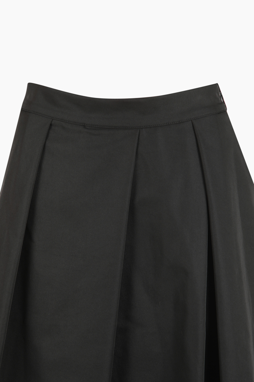 https://img.benettonmall.com/PARTS/KS/25F/SASK35561BK_MB_D2.jpg