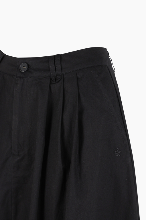 https://img.benettonmall.com/PARTS/KS/25F/SASKE1541BK_MB_D13.jpg