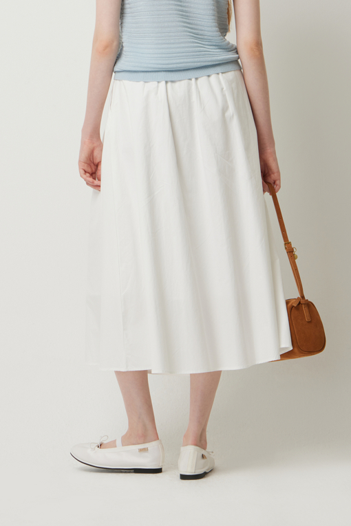 https://img.benettonmall.com/PARTS/KS/25F/SASKE1541WH_MB_D2.jpg