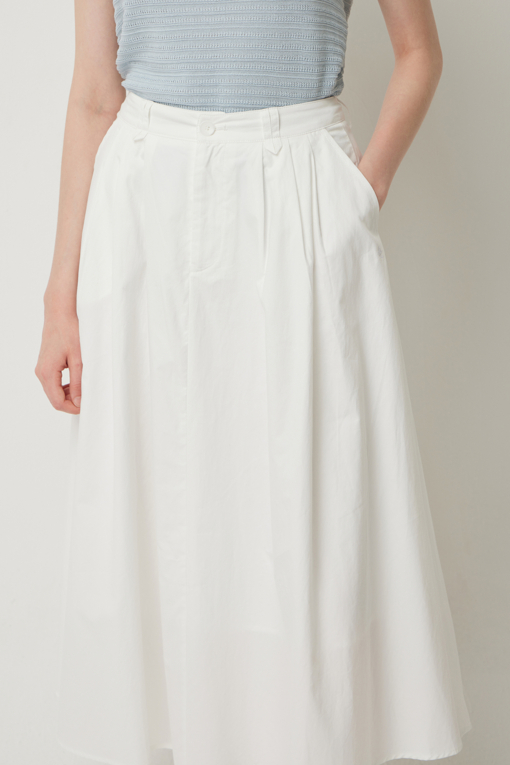 https://img.benettonmall.com/PARTS/KS/25F/SASKE1541WH_MB_D3.jpg