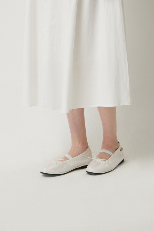 https://img.benettonmall.com/PARTS/KS/25F/SASKE1541WH_MB_D4.jpg