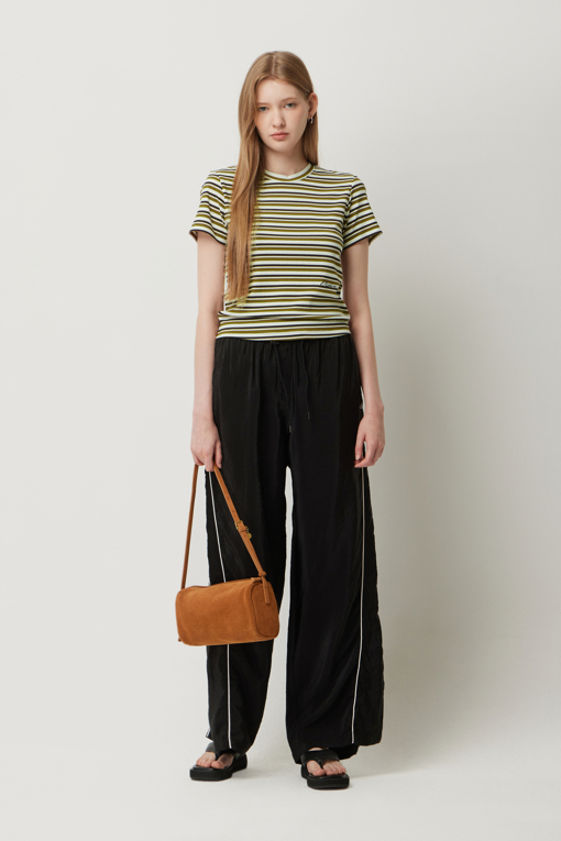 https://img.benettonmall.com/PARTS/KS/25F/SATS03541KA_MB_D5.jpg