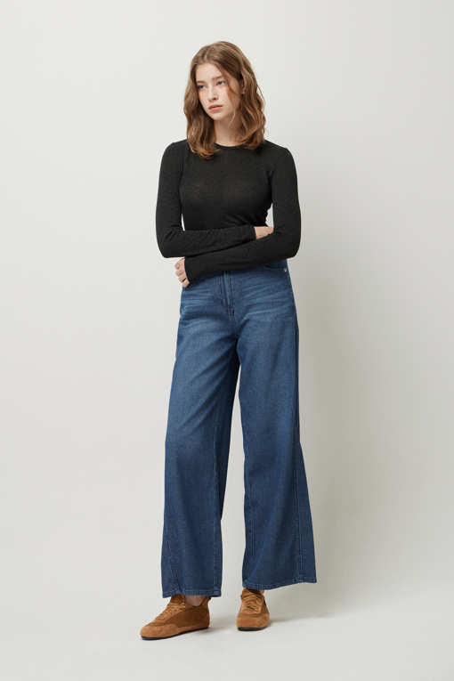 https://img.benettonmall.com/PARTS/KS/25F/SATS15541MD_MB_D5.jpg