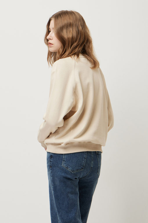 https://img.benettonmall.com/PARTS/KS/25F/SATS51561CR_MB_D2.jpg